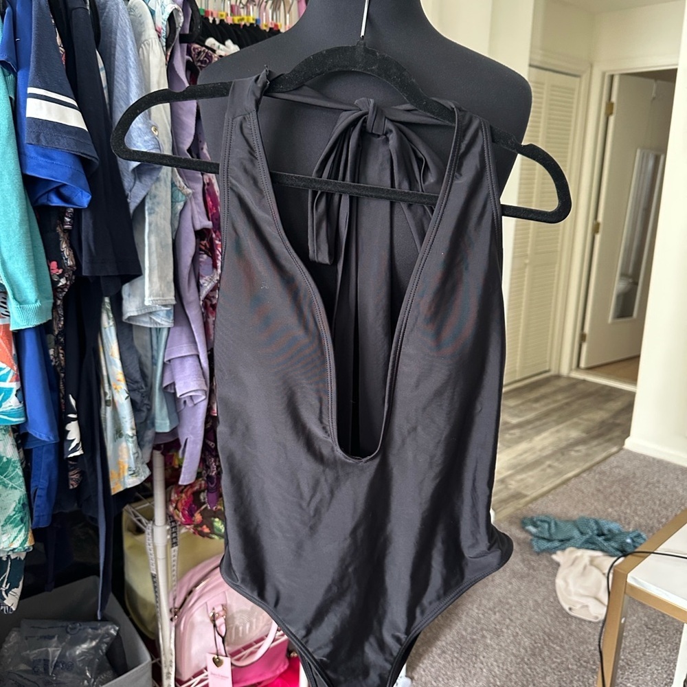 Black Plunging Neckline One-Piece Swimsuit size medium - Picture 3 of 7